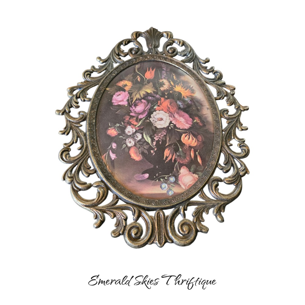 Vintage convex Bubble Glass Ornate Oval Picture Frame Floral Print. Free ship